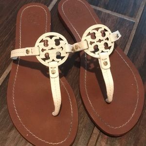White Tory Burch Mini Miller’s sz 8
